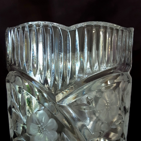Anna Hutte Bleilkristall Crystal Frost Vase Elaborate Etched Detail Flor… - Picture 4 of 7